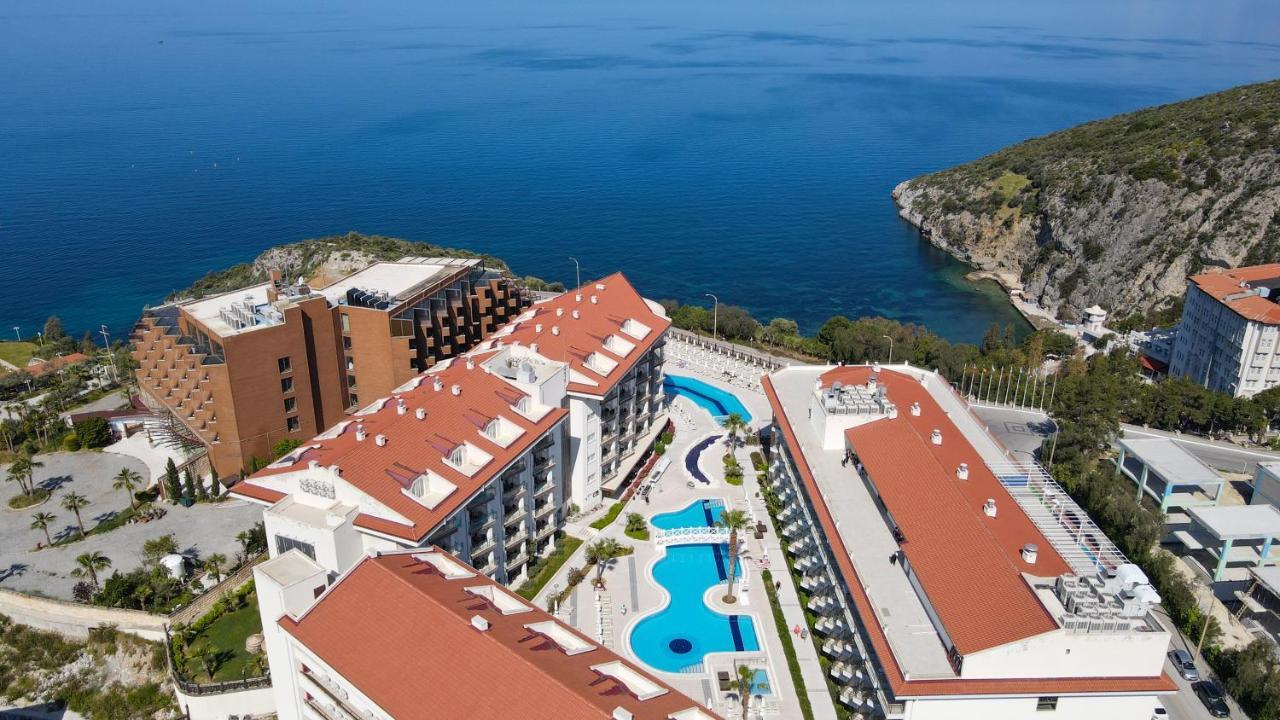 Ramada Hotel & Suites By Wyndham Kusadası Exterior foto