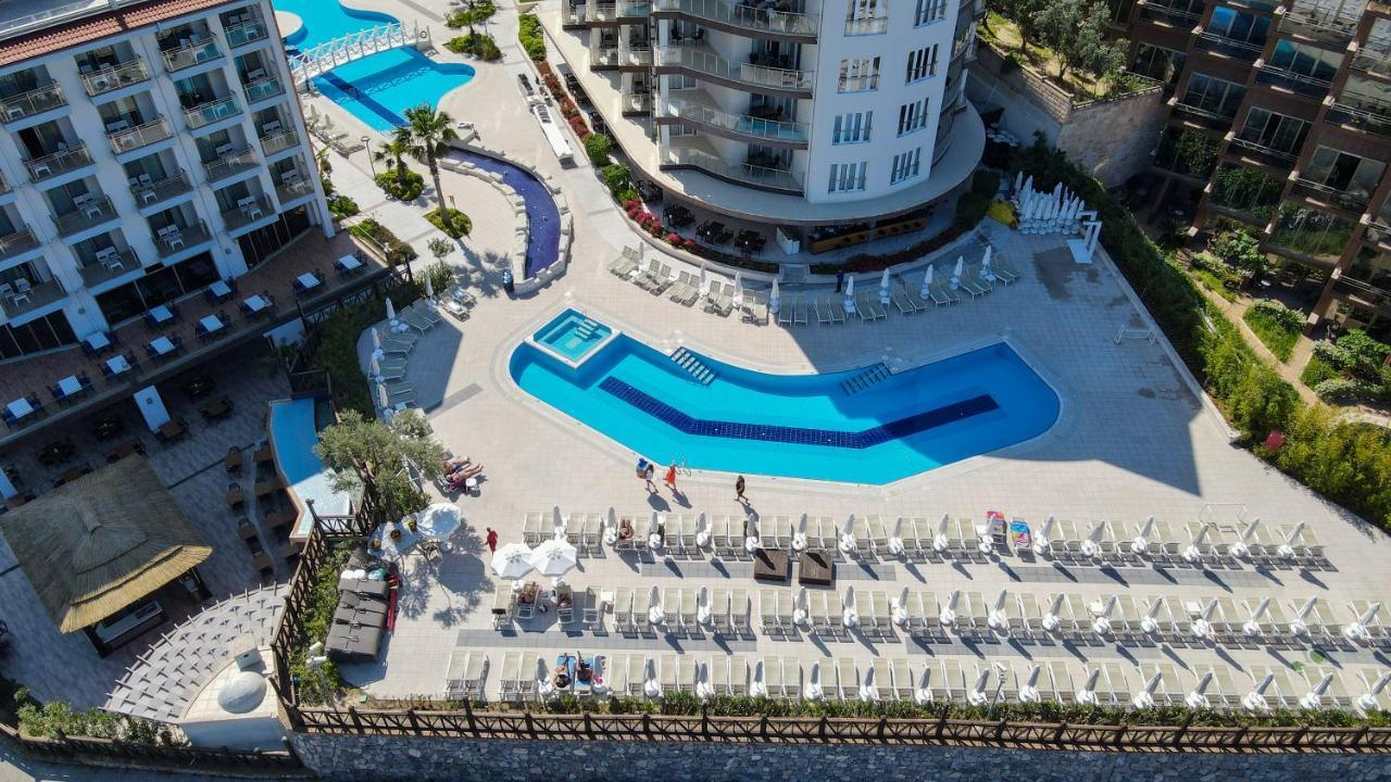 Ramada Hotel & Suites By Wyndham Kusadası Exterior foto